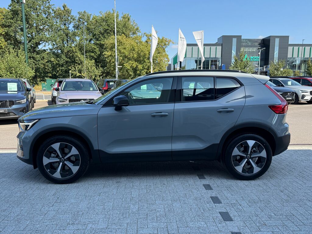 Volvo XC40 B4 197Bhp Ultra Dark Mild Hybrid - 360 Parking Green #10