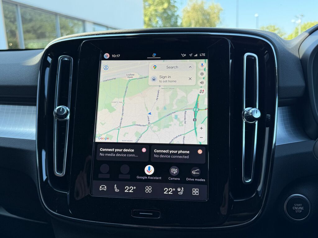 Volvo XC40 Plus Black #4