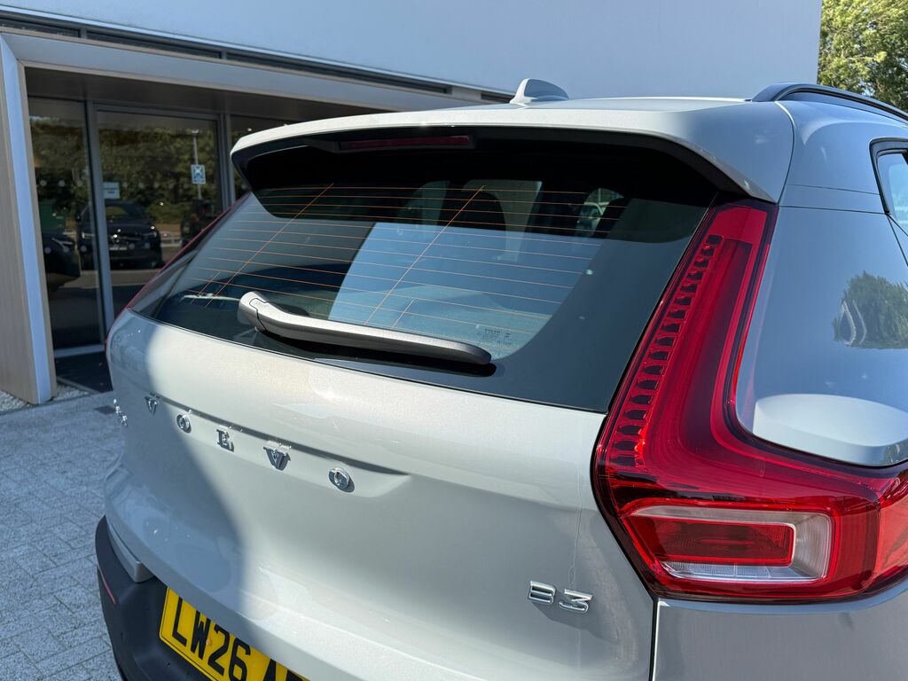 Volvo XC40 B4 197Bhp Ultra Dark Mild Hybrid - 360 Parking Green #17
