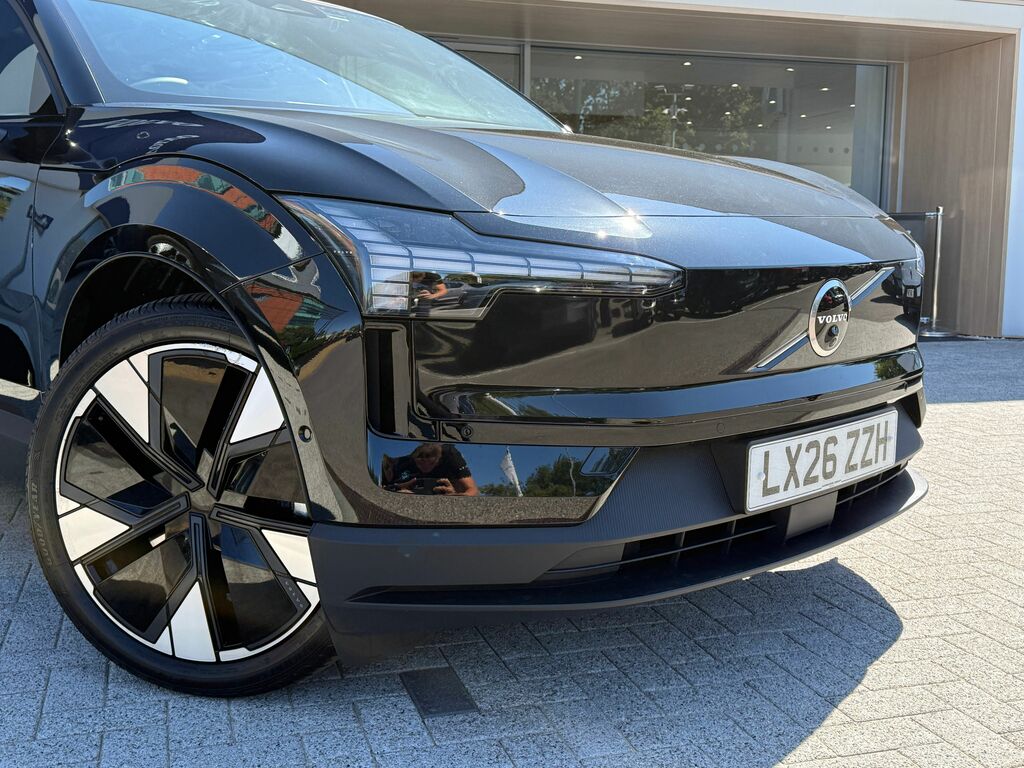 Volvo EX30 Ultra Black #6