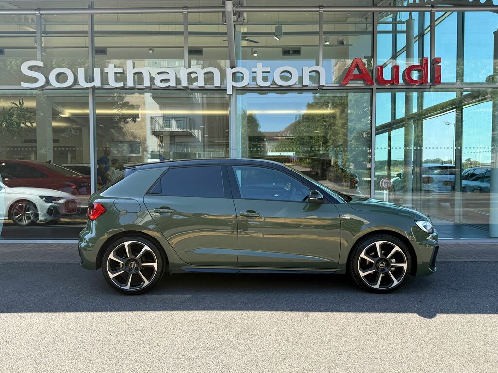 Audi A1 Black Edition Green #4