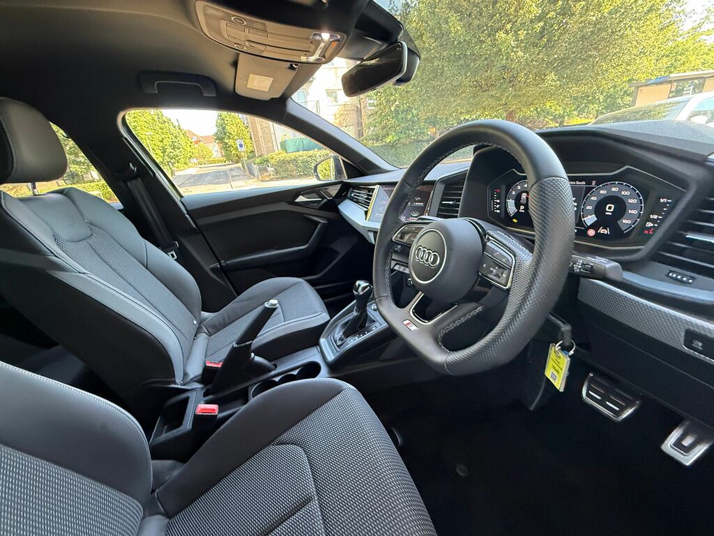 Audi A1 Black Edition Green #6