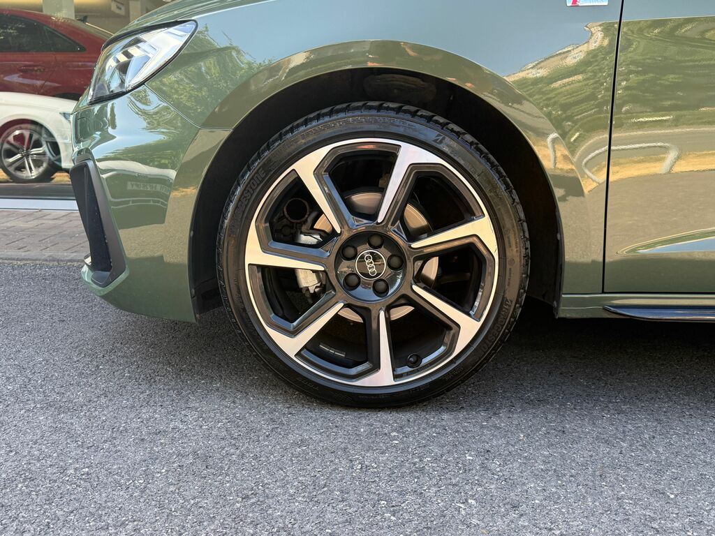 Audi A1 Black Edition Green #5