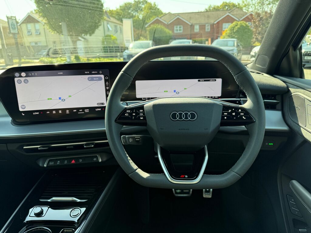 Audi Q3 S Line Green #6