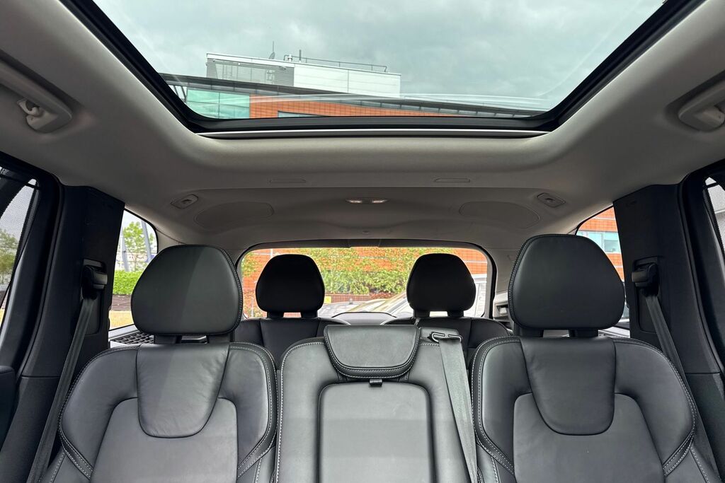 Volvo XC90 Plus Black #6