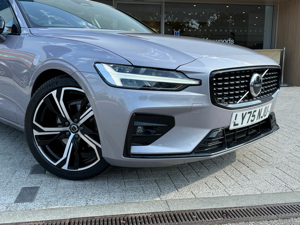 Volvo V60 Plus Black #6