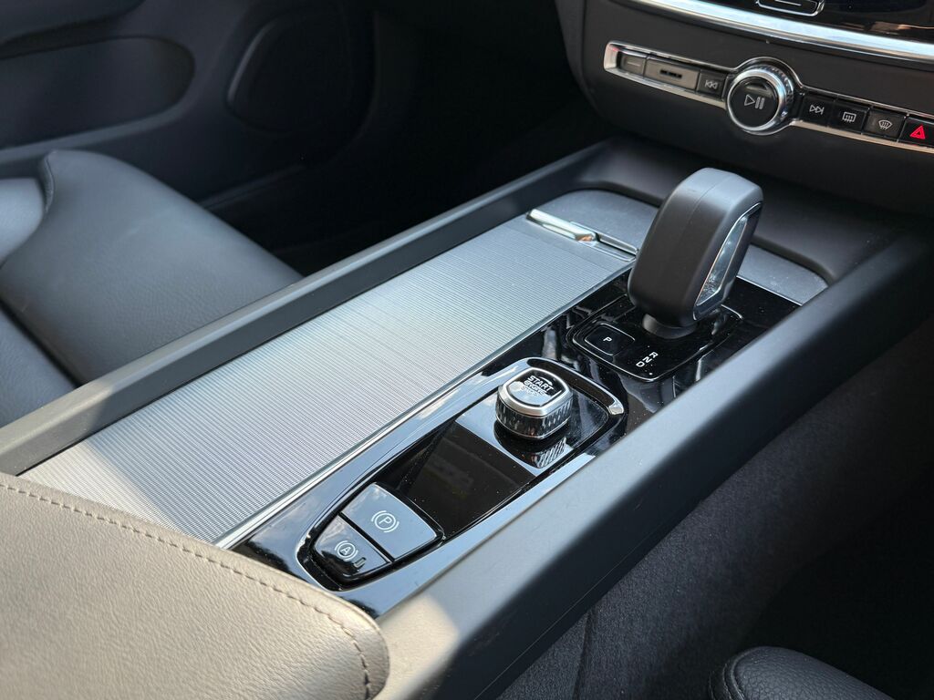 Volvo V60 Ultra, T8 Awd Plug-in Hybrid, Dar Black #40