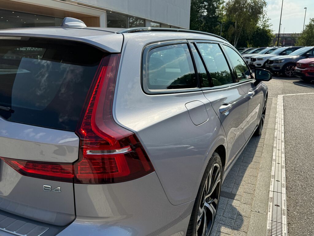 Volvo V60 Ultra, T8 Awd Plug-in Hybrid, Dar Black #16