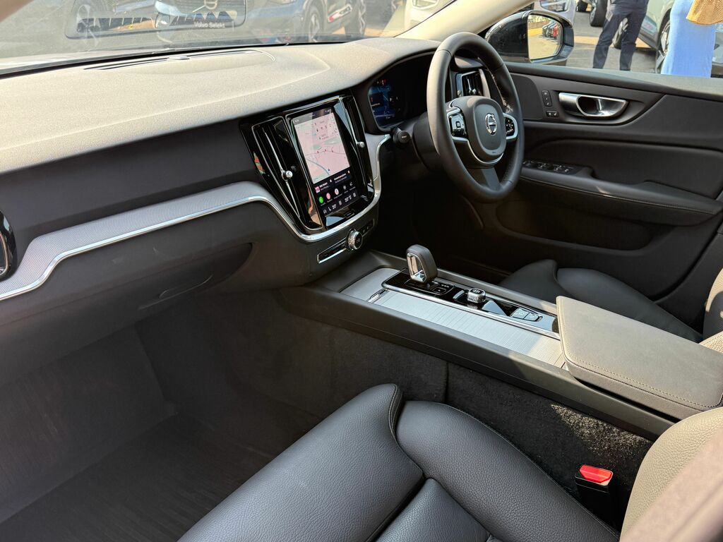 Volvo V60 Ultra, T8 Awd Plug-in Hybrid, Dar Black #26