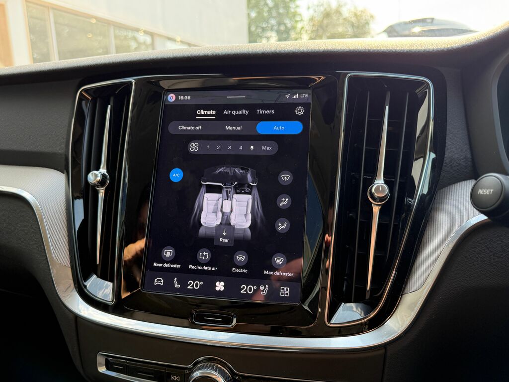 Volvo V60 Ultra, T8 Awd Plug-in Hybrid, Dar Black #36