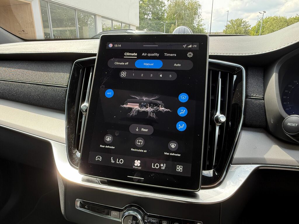 Volvo XC90 Ultra, T8 Awd Plug-in Hybrid, Bri Red #40