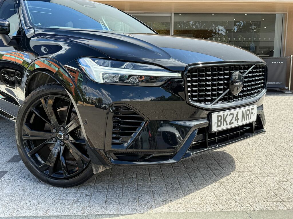 Volvo XC60 Plus Black Edition Black #6
