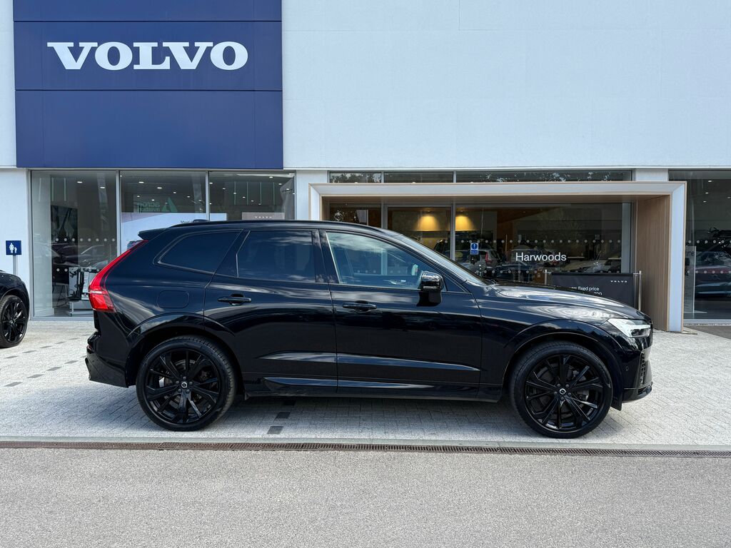 Volvo XC60 Plus Black Edition Black