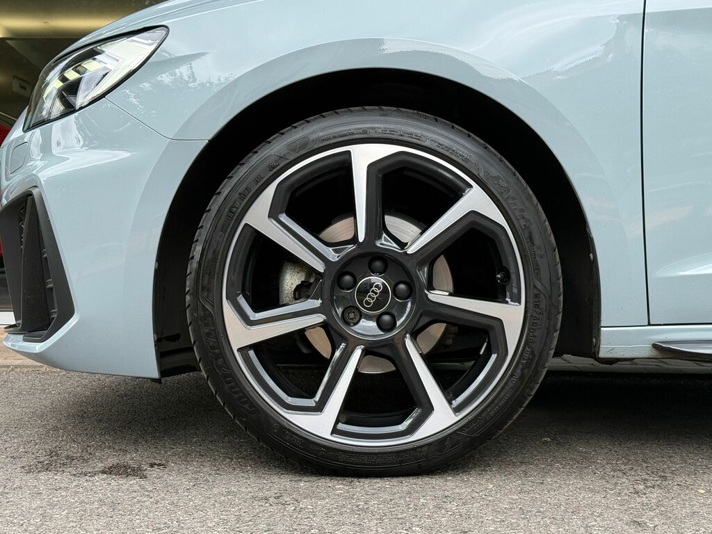 Audi A1 Black Edition HG73BUP Black #5