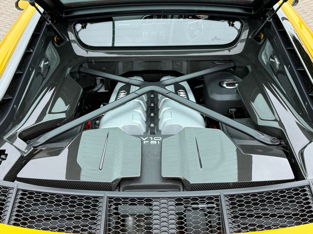 Audi R8 Performance Edition Black #5