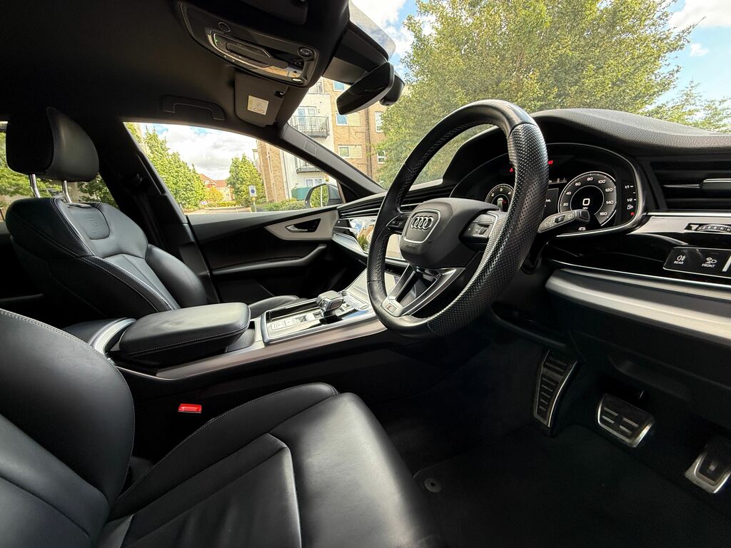 Audi Q8 S Line Black #6