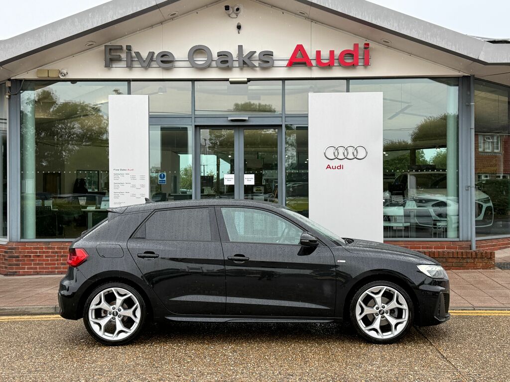 Audi A1 S Line GX72XVF Black #2