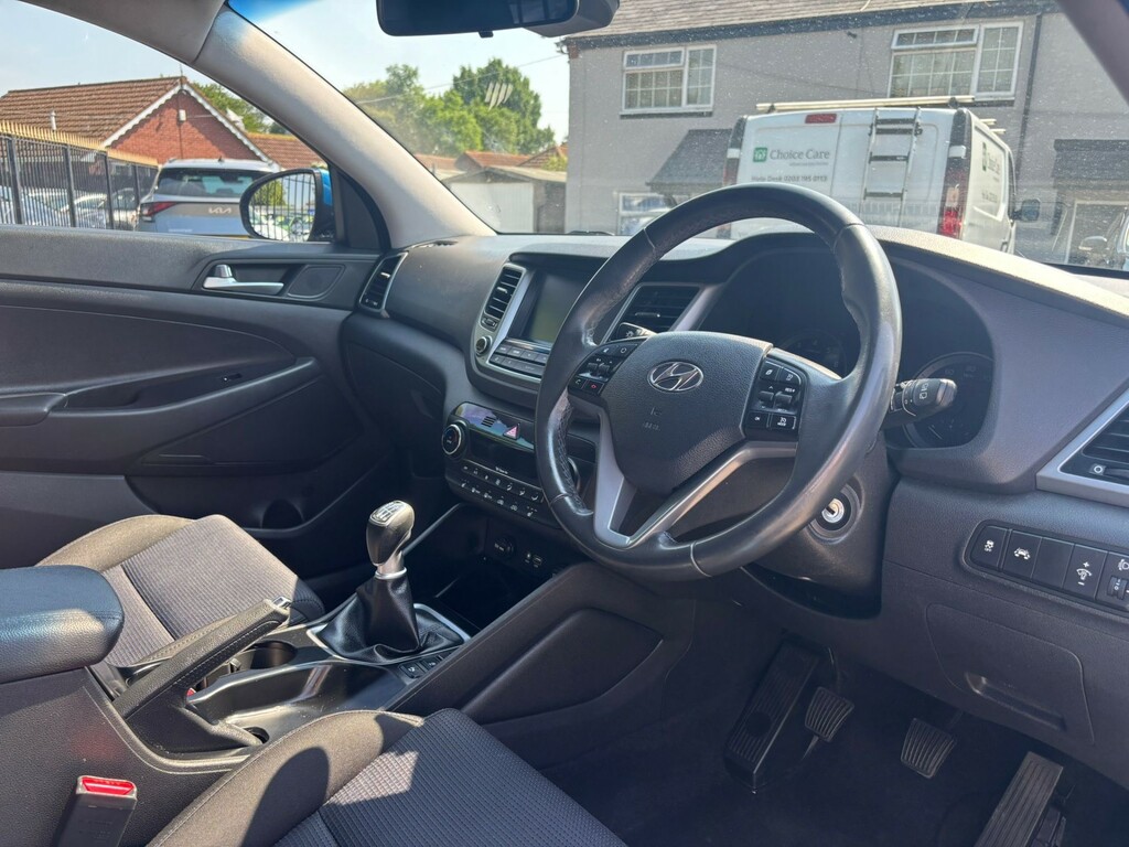 Hyundai Tucson 1.6 Gdi Blue Drive Se Nav Suv Eu EA17KKS Blue #3