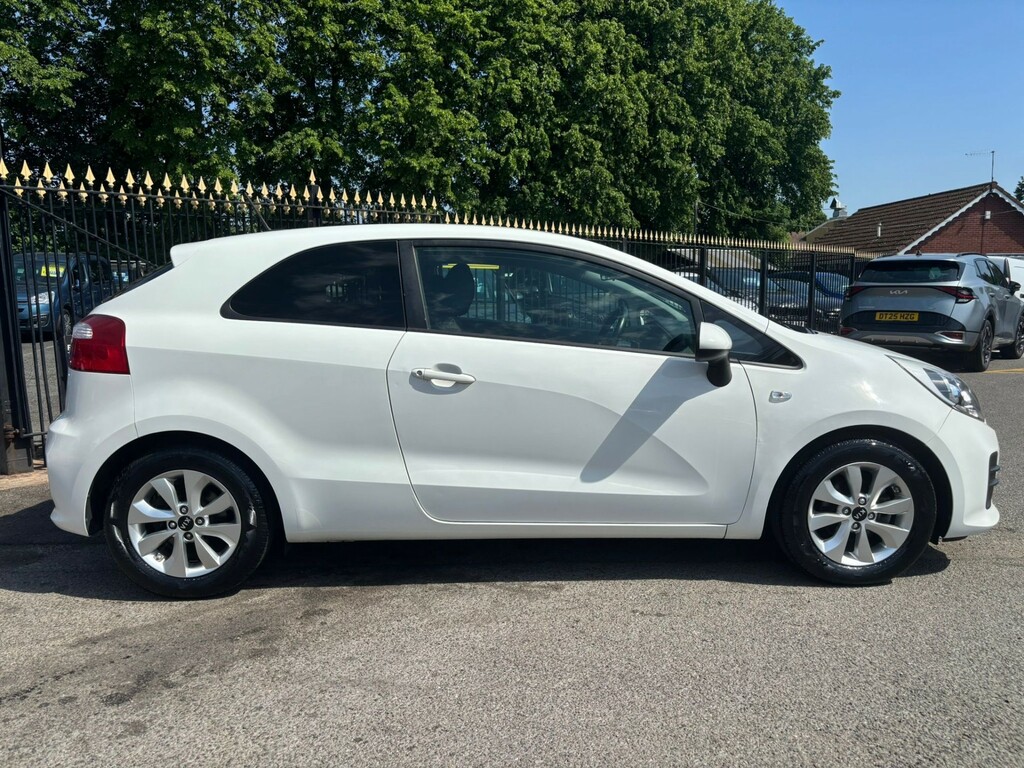 Kia RIO 1.25 Sr7 Hatchback Euro 6 84 Bh White #4