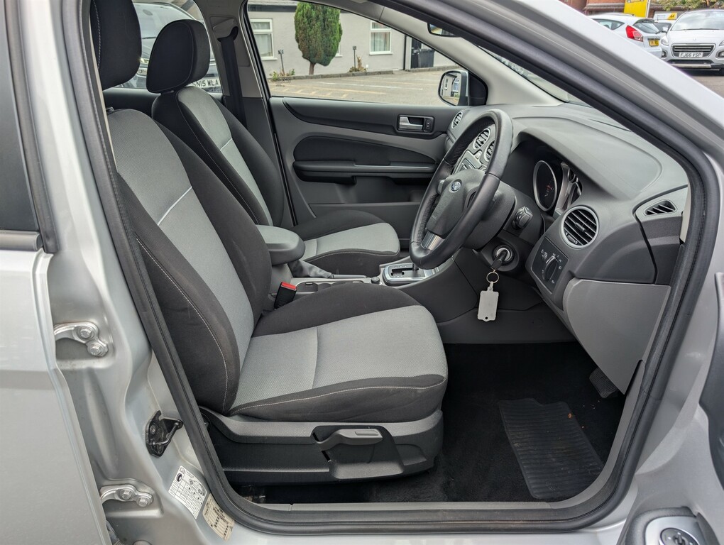 Ford Focus 1.6 Zetec Estate 184 Gkm, 9 Silver #6