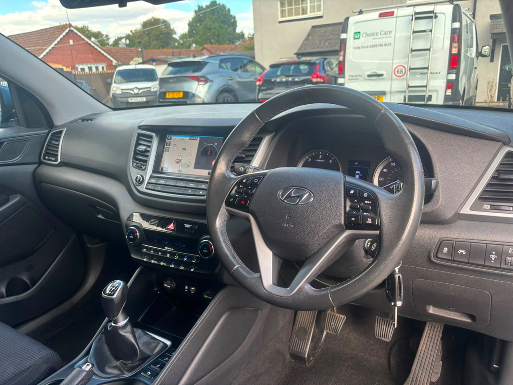 Hyundai Tucson 1.7 Crdi Blue Drive Se Nav Suv E #2