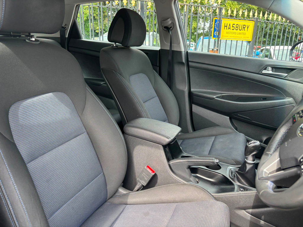 Hyundai Tucson 1.6 Gdi Blue Drive Se Nav Suv Eu Grey #4