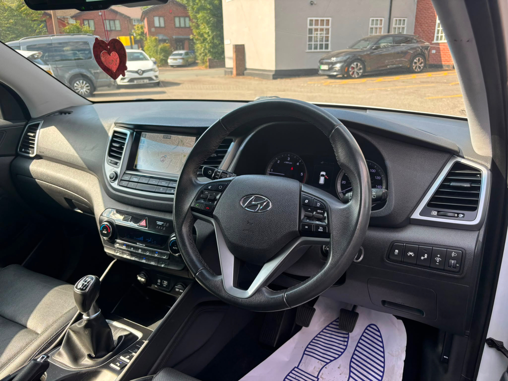 Hyundai Tucson Suv 2.0 Crdi Blue Drive Premium Euro 6 Ss Black #2
