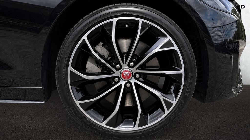 Jaguar XE 2.0D Prestige Grey #8
