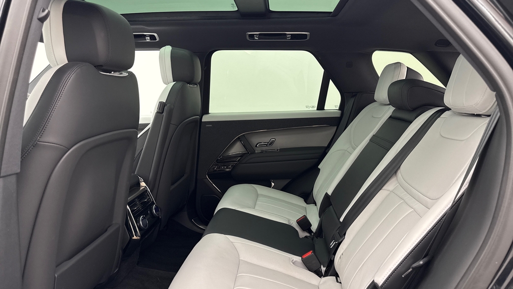 Land Rover Range Rover Sport D300 Dynamic Se Santorini Black Black #4