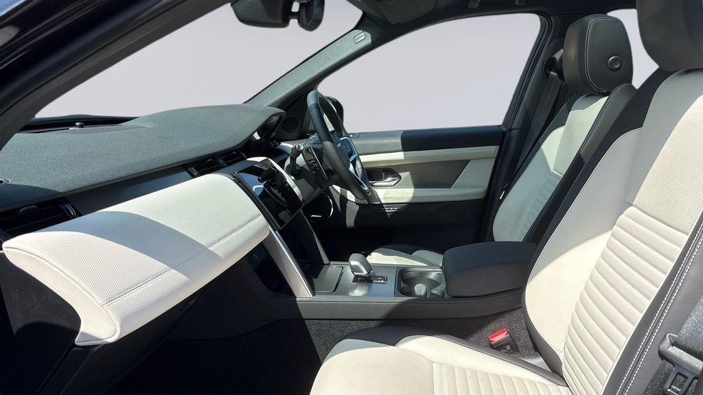 Land Rover Discovery Sport D200 Dynamic Se Santorini Black Black #3