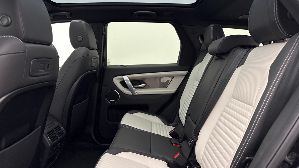 Land Rover Discovery Sport D200 Metropolitan Santorini Black Black #4