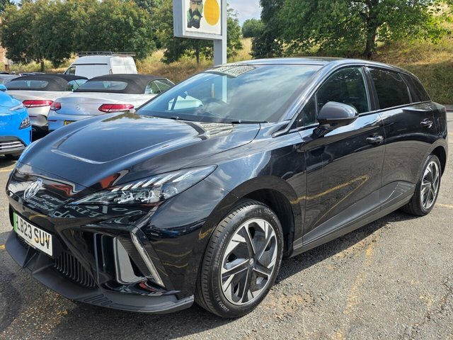MG MG4 Trophy Long Range Hatchback Black #6