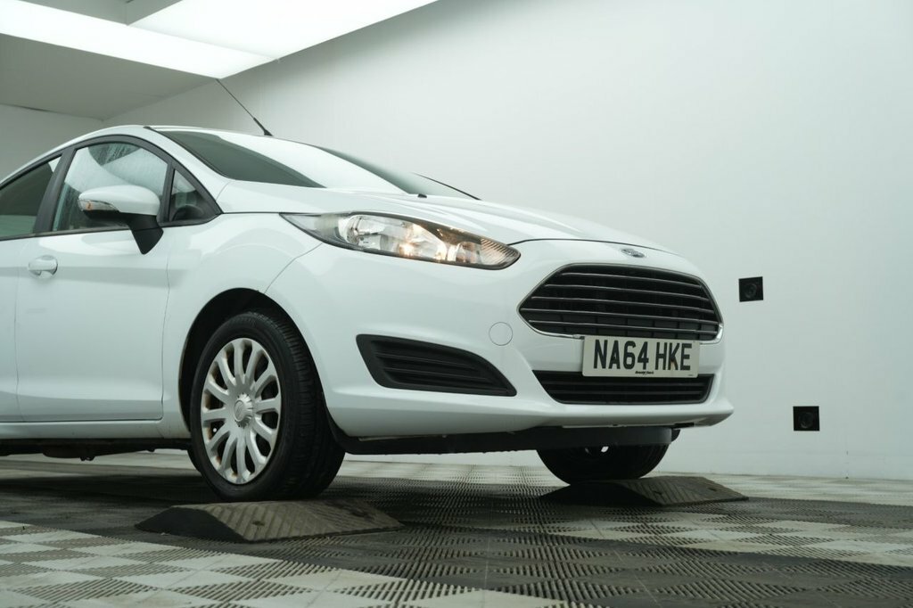 Ford Fiesta 1.3L Style White #5