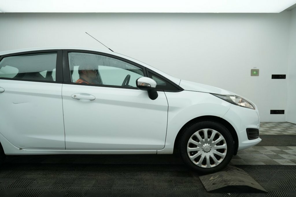 Ford Fiesta 1.3L Style White #3