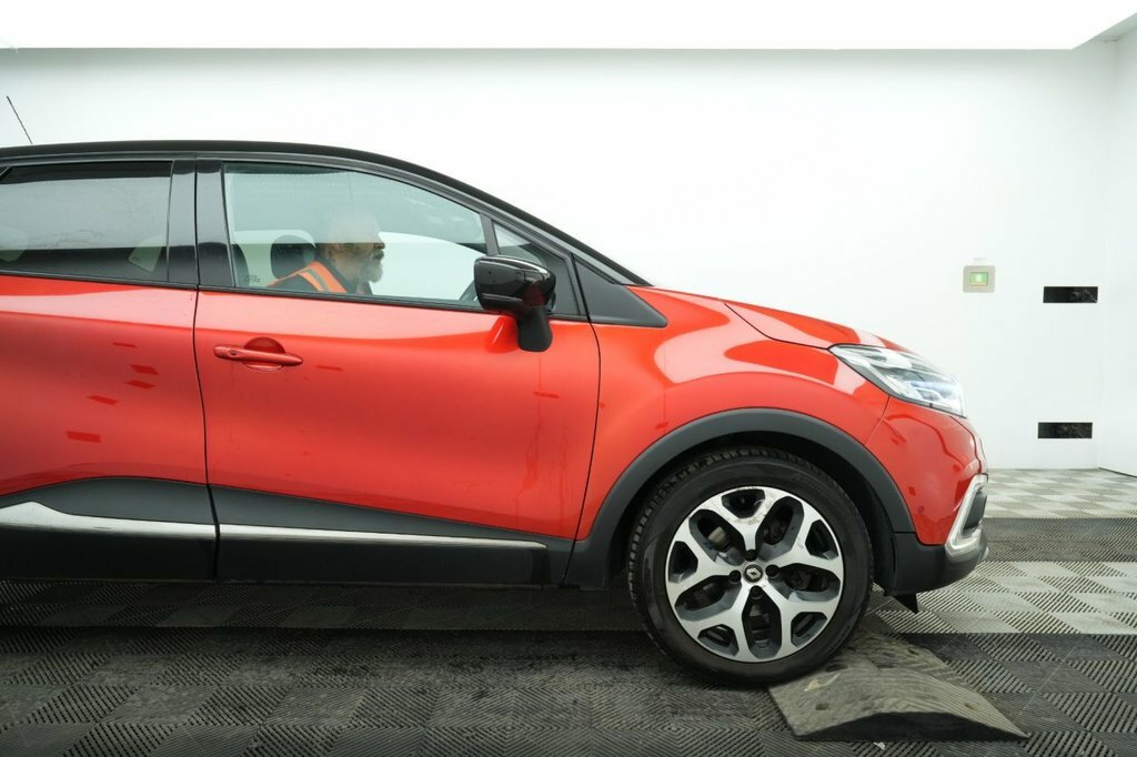 Renault Captur 1.5L Gt Line Red #3