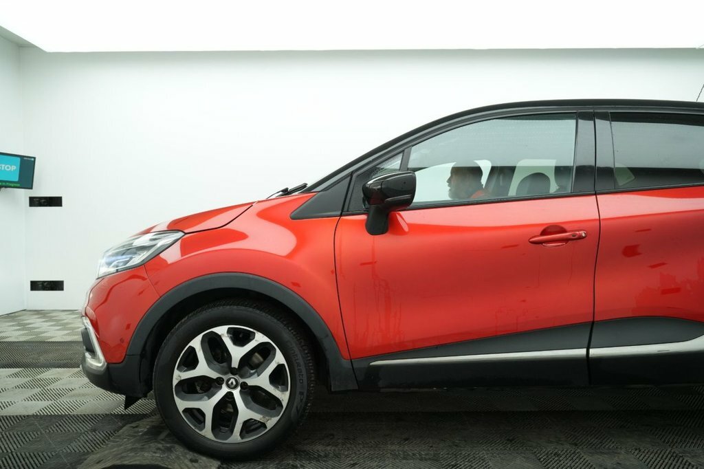 Renault Captur 1.5L Gt Line Red #4