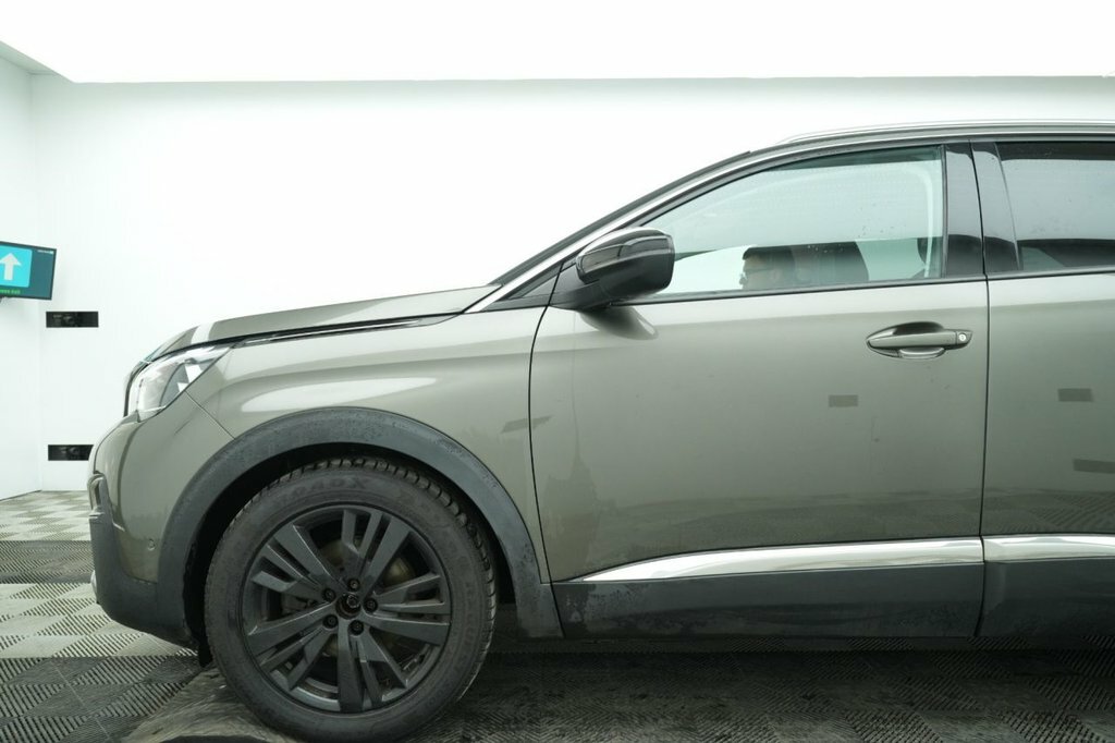 Peugeot 3008 1.5L Allure Grey #4