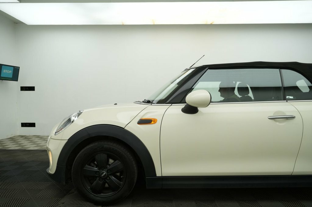 Mini Convertible 1.5L Cooper White #4