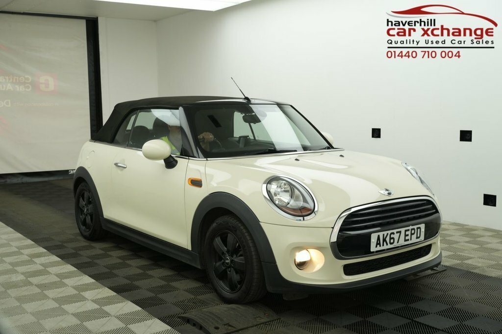 Mini Convertible 1.5L Cooper White