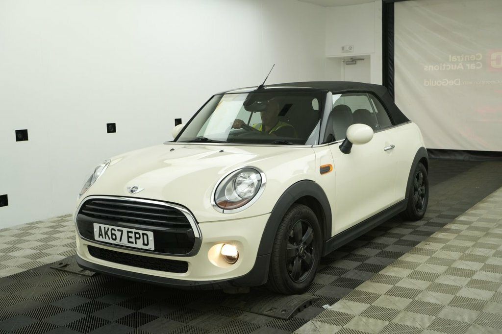 Mini Convertible 1.5L Cooper White #2