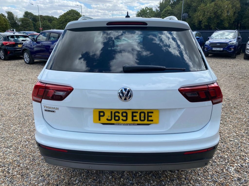 Volkswagen Tiguan Allspace 2L Match White #5