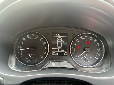 Skoda Fabia 1.4 Tdi Pure Drive Scout Silver #24