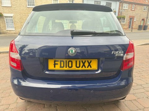 Skoda Fabia 1.4 Tdi Pure Drive Scout Silver #9