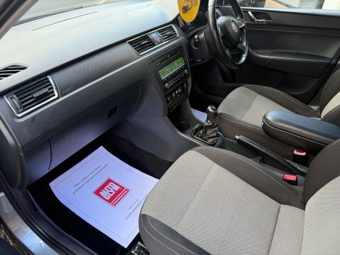 Skoda Rapid Hatchback Blue #12