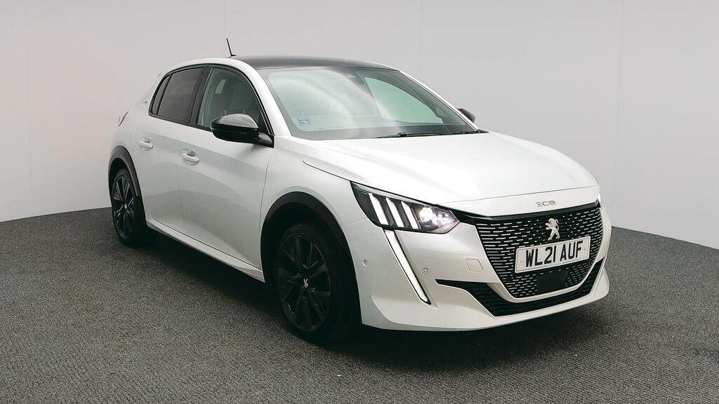 Peugeot 208 Puretech Allure Premium Ss White #1