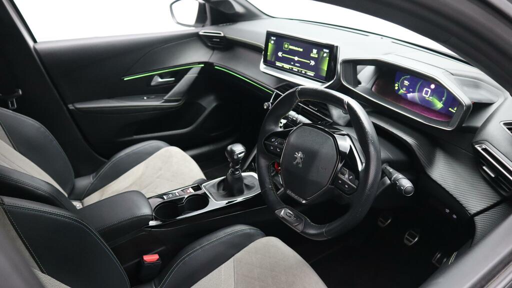 Peugeot 208 Puretech Allure Premium Ss White #10
