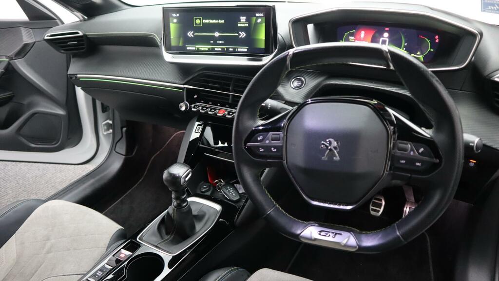 Peugeot 208 Puretech Allure Premium Ss White #11