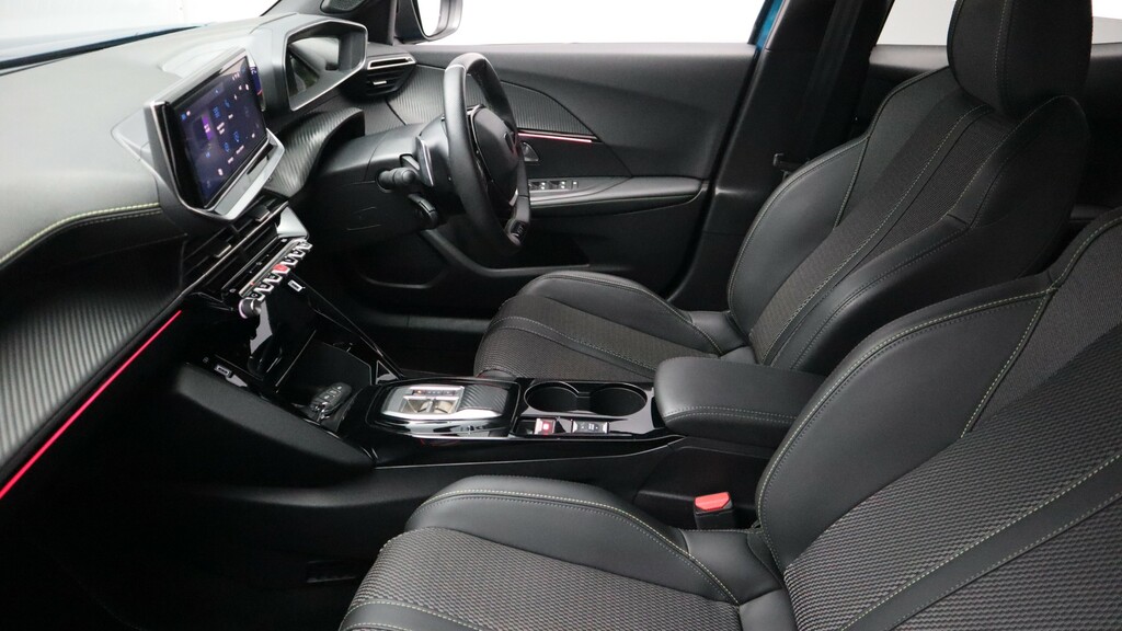 Peugeot 2008 1.2 Hybrid 136 Gt E-dsc6 Black #9