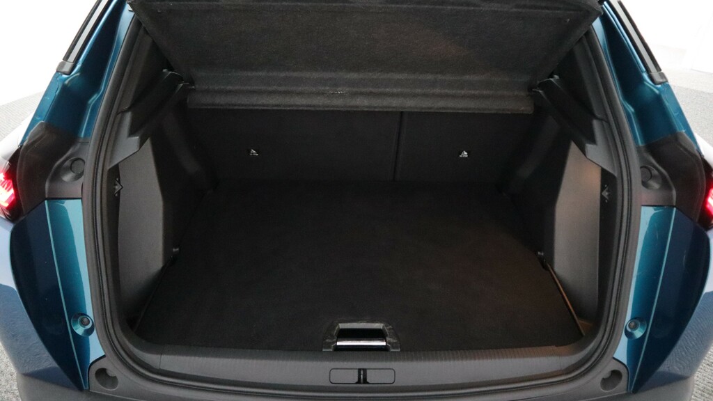 Peugeot 2008 1.2 Hybrid 136 Gt E-dsc6 Black #30