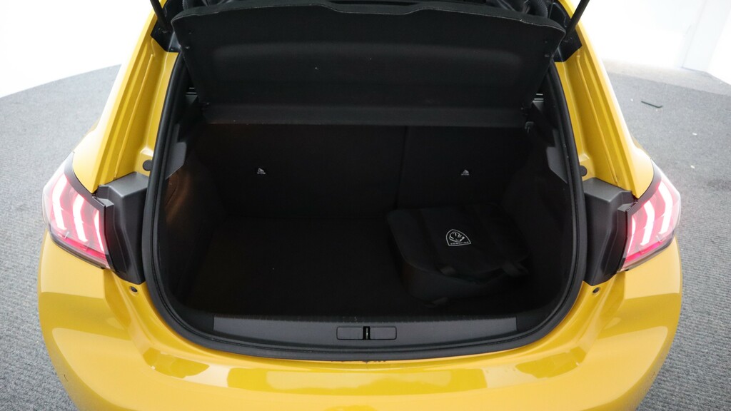 Peugeot e-208 50Kwh Gt Premium 7Kw Charger Yellow #33